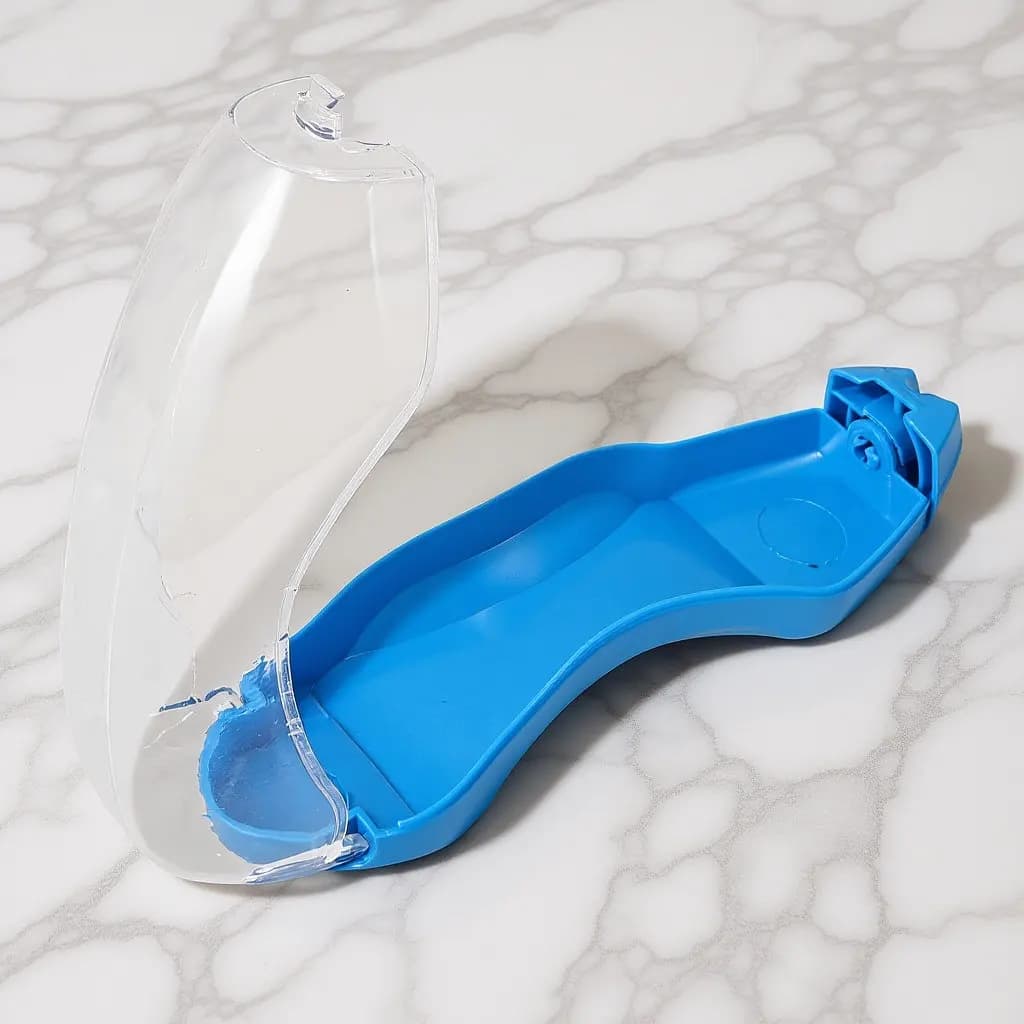 Custodia per occhialini da nuoto, scatola portaoggetti in plastica, design elegante, semplice e creativo, protezione antigraffio e antiurto per occhiali da nuoto in movimento