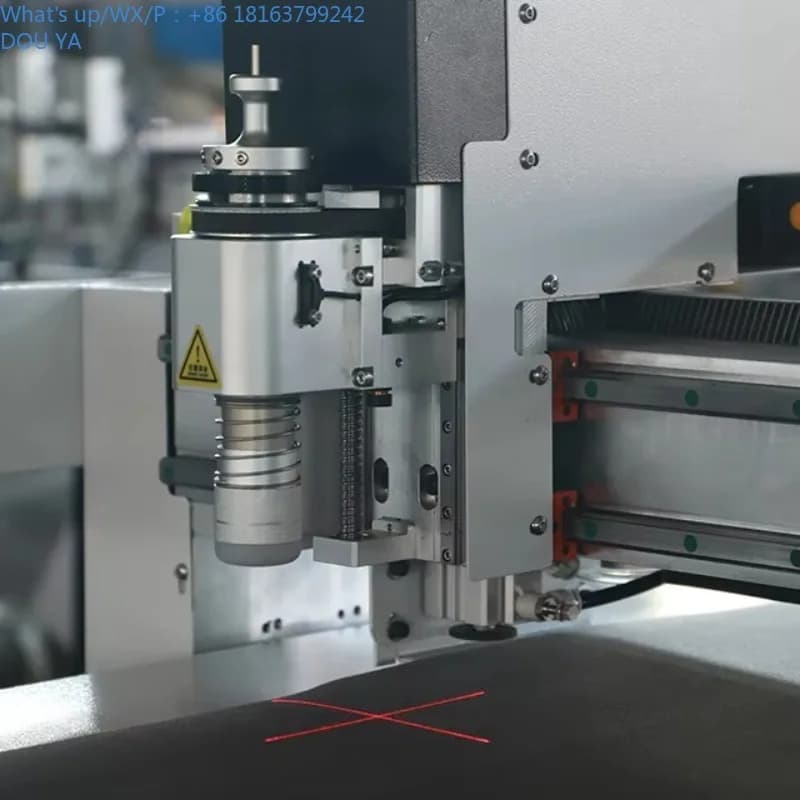 Tagliatrice a coltello oscillante CNC Tagliatrice in schiuma rivestita in vinile poliestere PVC per fibra di carbonio in fibra di vetro