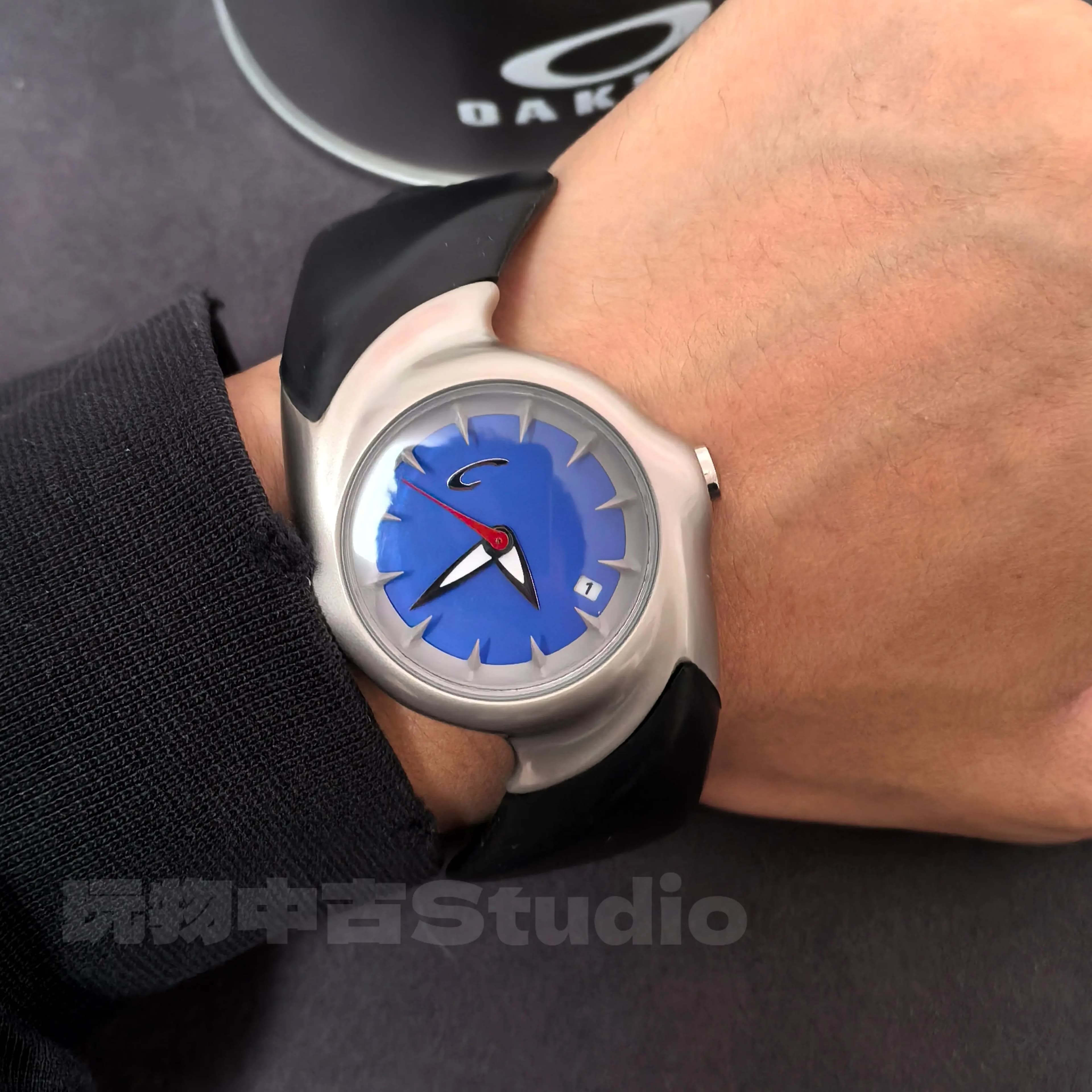 Originale stile non-oakley schiacciata prima generazione 2.0 giocattolo sportivo medievale alla moda orologio europeo e americano cleanfit