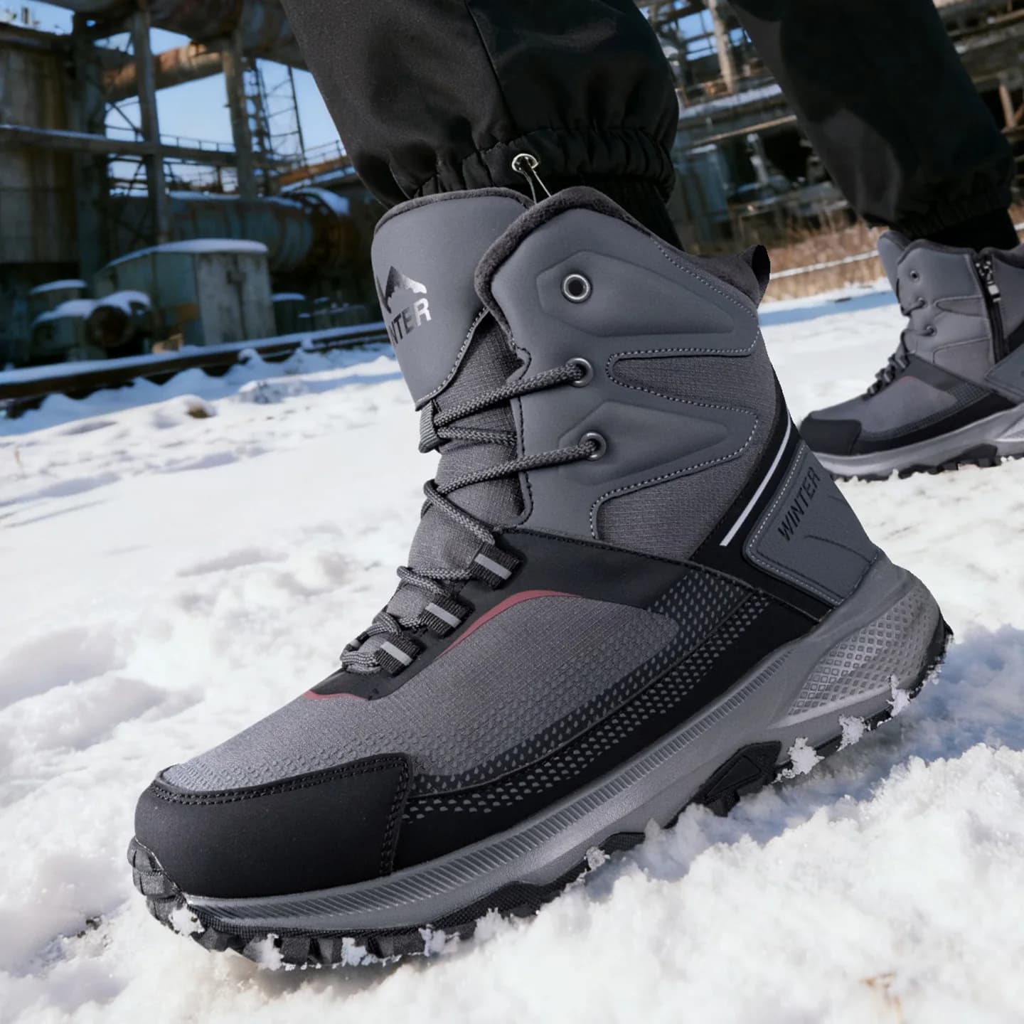 Stivali invernali da uomo 2026 Nuovi stivali da neve da esterno da uomo Scarpe calde ispessite Stivali da viaggio da trekking antiscivolo impermeabili Uomo di grandi dimensioni 46