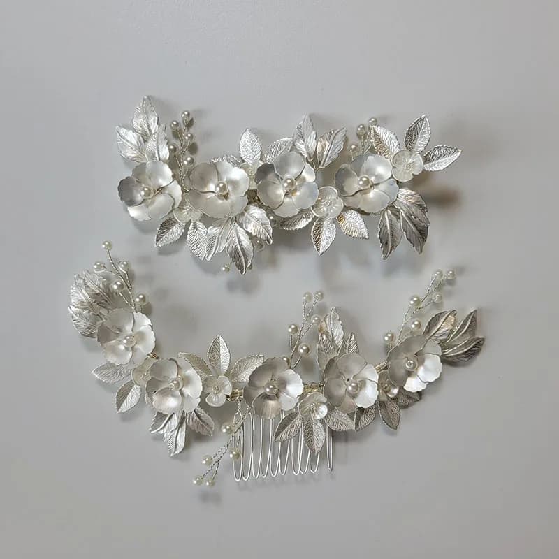 SLBRIDAL Handmade Alloy Rhinestone Pearls Floral Leaf Bridal Hair comb Clip Wedding Headpiece Women Jewelry Hair accessories