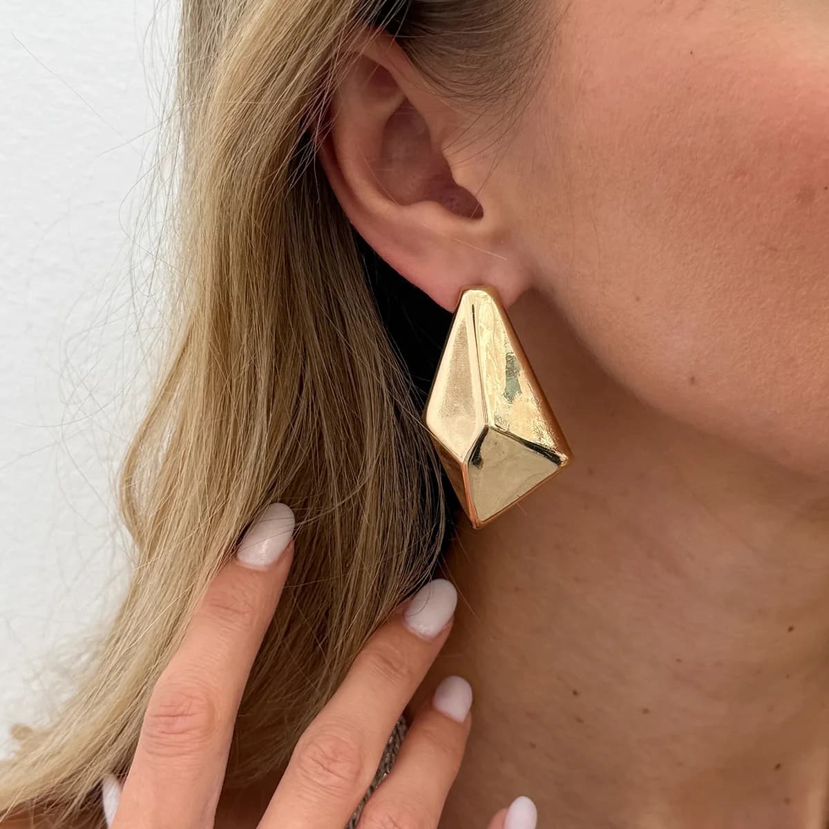 Nuovi Orecchini a Perno Triangolari Irregolari in Metallo Liscio di Tendenza per Donne, Orecchini Geometrici Affusolati Minimalisti, Regali