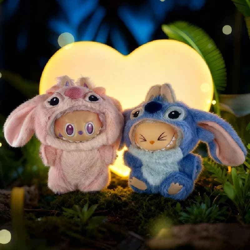 I vestiti per bambini Labubu sono adatti per la prima, seconda e terza generazione. Vengono forniti con un accessorio per abbigliamento in gomma da 17 cm