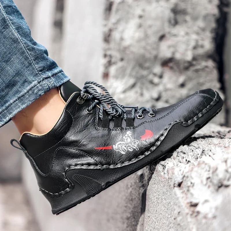 Men's Fashionable Mid-High Top Casual Outdoor Stitched Leather Boots New Trend