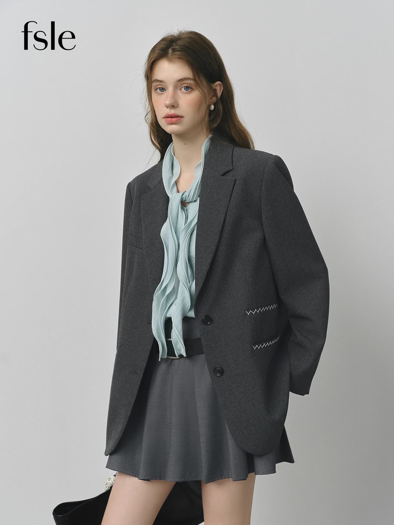 Single shoulder dress jacket with contrasting color line FSLE 2025 Autumn New jacket with twisted heel versatile and loose 25FS13150