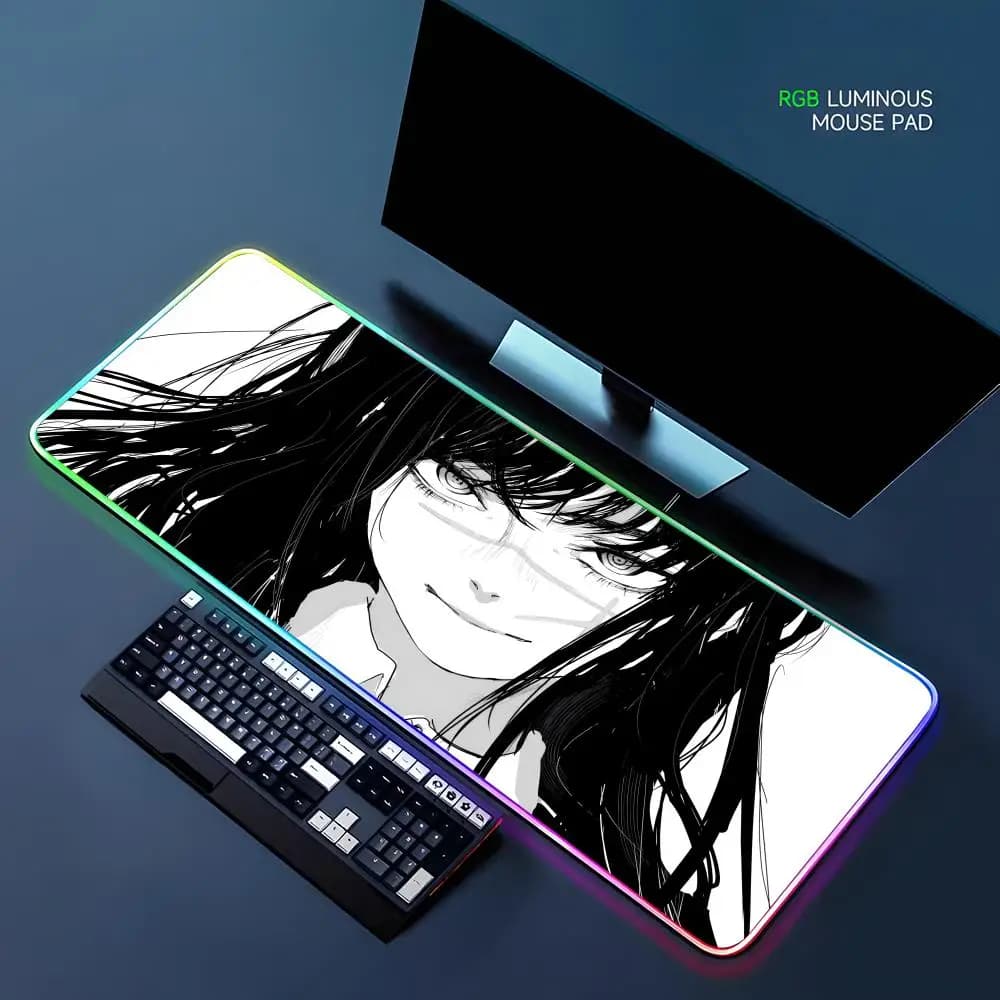 Tappetino per mouse Chainsaws Man bianco e nero, tappetino per mouse da gioco RGB, tappetino da scrivania HD per gamer, tappetino per mouse XXL con luce LED