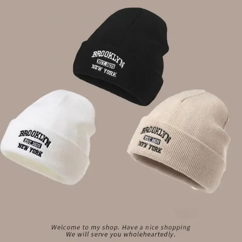 Cappello di lana lavorato a maglia con tesa a lettera Autunno Inverno Coppia Versatile protezione per le orecchie calda Berretto dimagrante per il viso per la stagione fredda