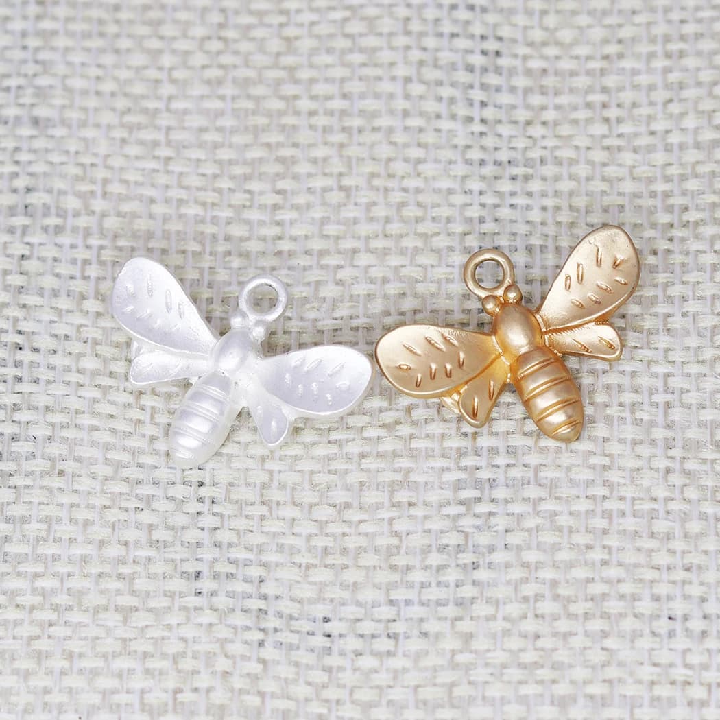 5PCS DIY Stainless SteelFashion New High Quality Cute Bee Necklace Gold Color HoneyBee Charm Pendant Necklace For Women