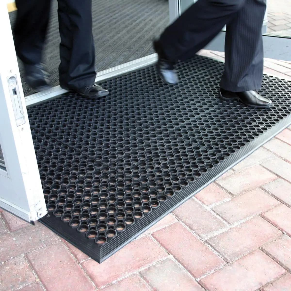 Grande Tappeto in Gomma per Esterni - 60x35 Tappetini Drenanti Resistenti con Fori - Tappetino Antiscivolo per Uso Commerciale