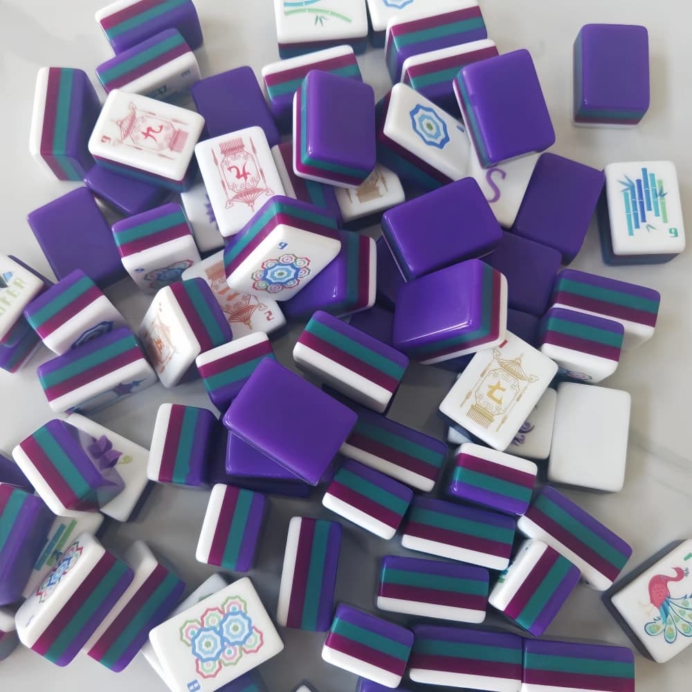 Set Mahjong Americano Viola Scuro, 4 Strati in Acrilico, 160 Tessere, Gioco Portatile per Casa e Feste, Regalo Sorpresa per Famiglia e Amici