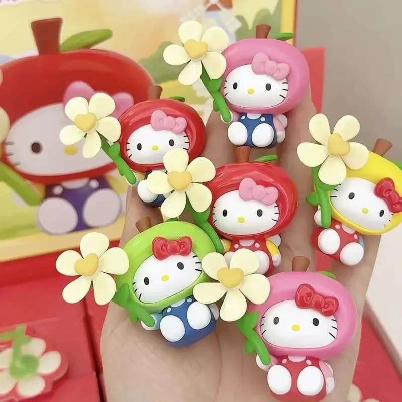 Hello Kitty Blind Box Windmill Apple Hat Statuetta Articolata Decorazione per Cruscotto Auto Simpatico Oggetto da Collezione Regalo per Lei Ornamento Fai da Te