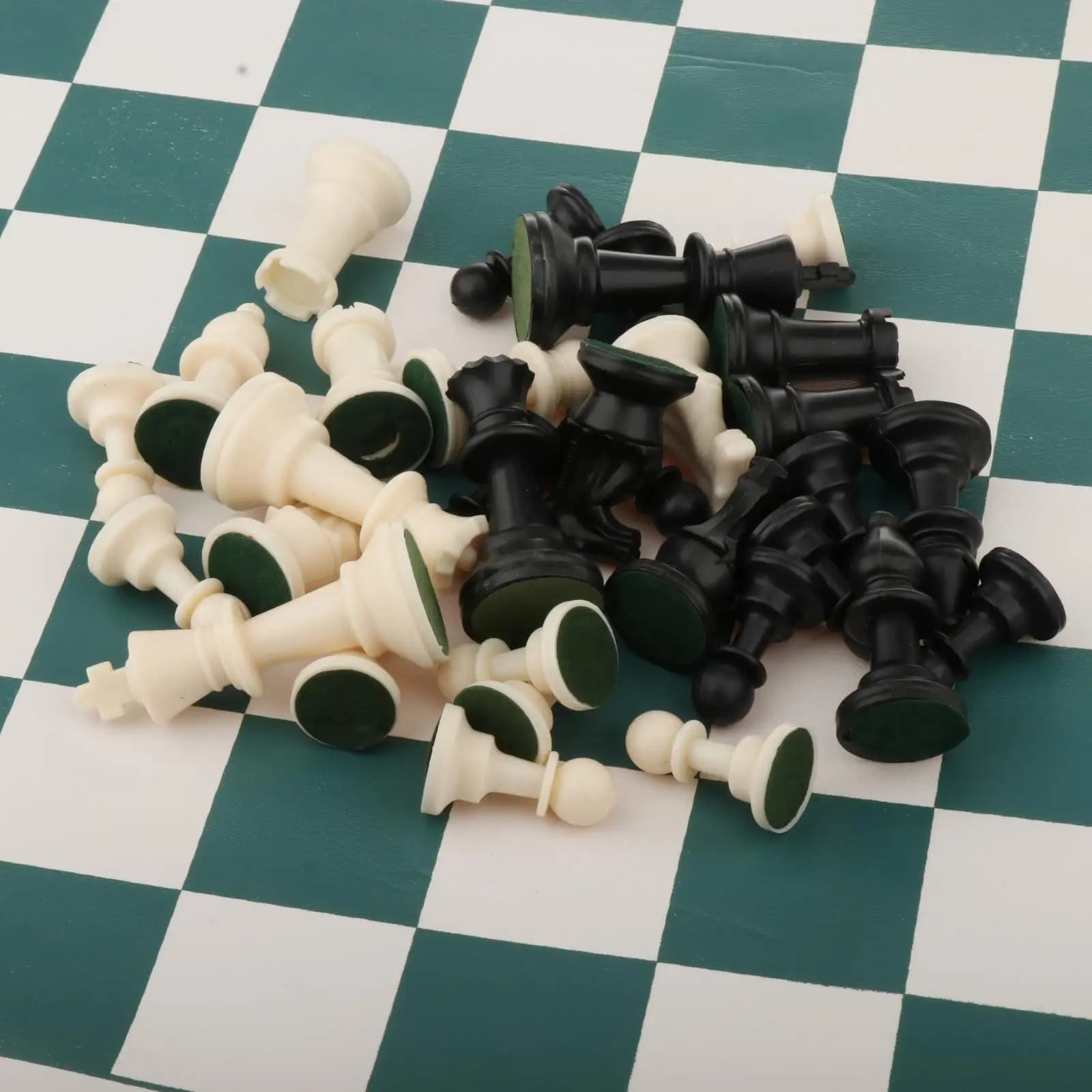 Scacchiera Pieghevole con Pezzi, Grande Set da Viaggio Portatile con Borsa per il Trasporto, Gioco da Tavolo Educativo per Picnic e Feste all'Aperto