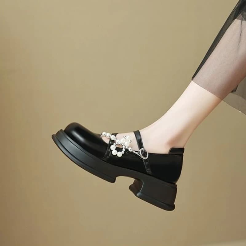 Mocassini in pelle versatili da donna Mary Jane Shoes 2025 Nuova primavera autunno Piattaforma con catena di perle Stile preppy