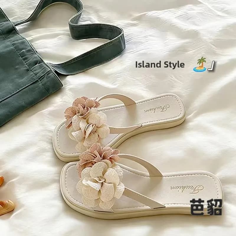 Floral Casual Summer Women's Sandals Breathable Beach Slippers Comfortable Flat Heel PVC Material Slip-On Summer Shoes