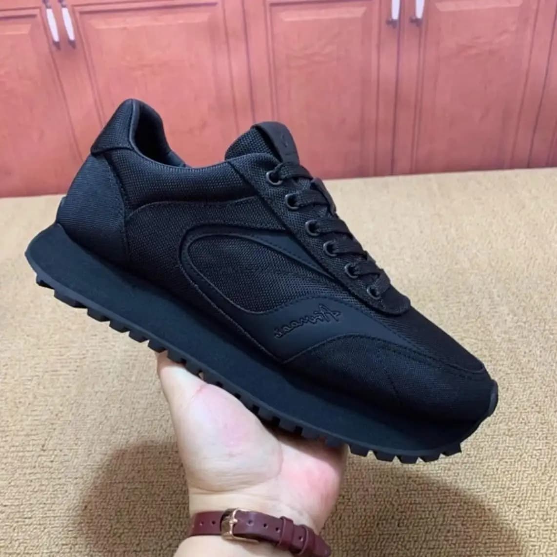 Scarpe casual 2026 scarpe alla moda con suola morbida per uomo estate edizione sottile scarpe da uomo punta tonda versione coreana scarpe alla moda