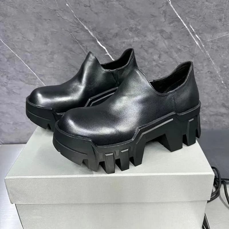Mocassini in pelle di vacchetta con suola spessa e suola spessa che aumentano l'altezza, nuove scarpe derby a testa grande in pelle con tacco alto e un pedale