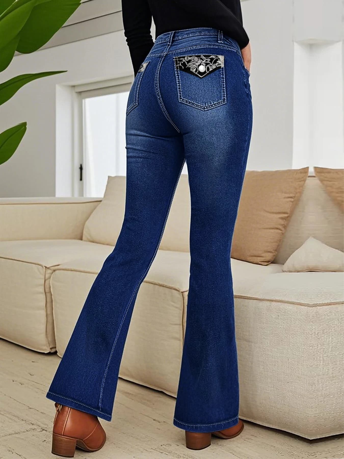 Jeans da donna a vita alta taglie forti, jeans leggermente svasati a vita alta blu scuro con ricamo tasca posteriore, adatto per cam