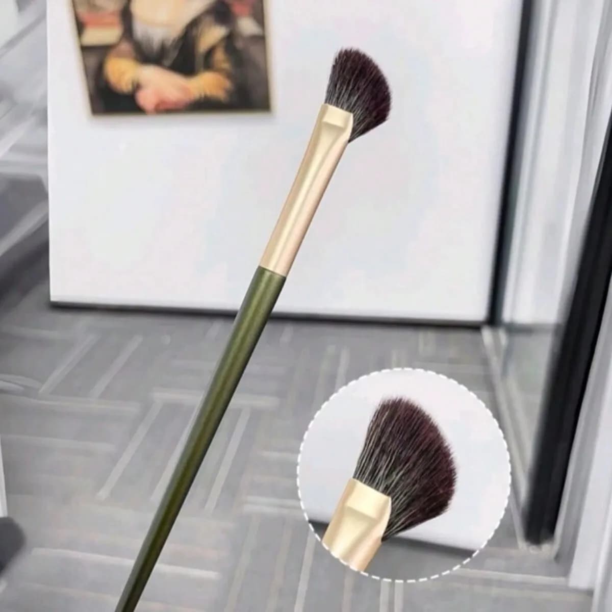1 pennello grande per polvere, doppio uso per trucco e nail art, soffice e portatile, pennello per fondotinta, pennello per correttore, pennello per fard, pennello per contouring, pennello per bronzer, pennello per polvere, pennello per fondotinta, pennello per fard, omaggi.