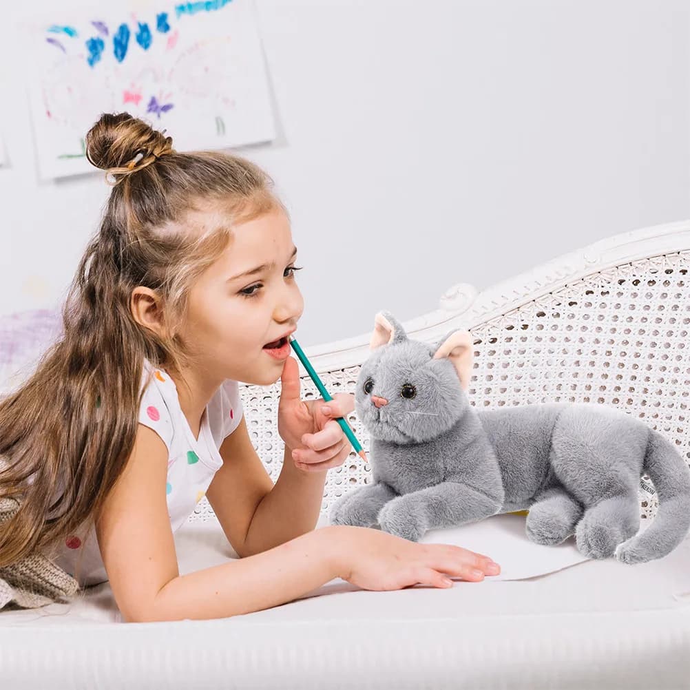 Gatto di Peluche Realistico Stile Cartone Animato, Morbido e Flessibile, con Cuciture Raffinate, Animale Decorativo per Camera da Letto, Soggiorno, Interni Auto, Comfort per Bambini