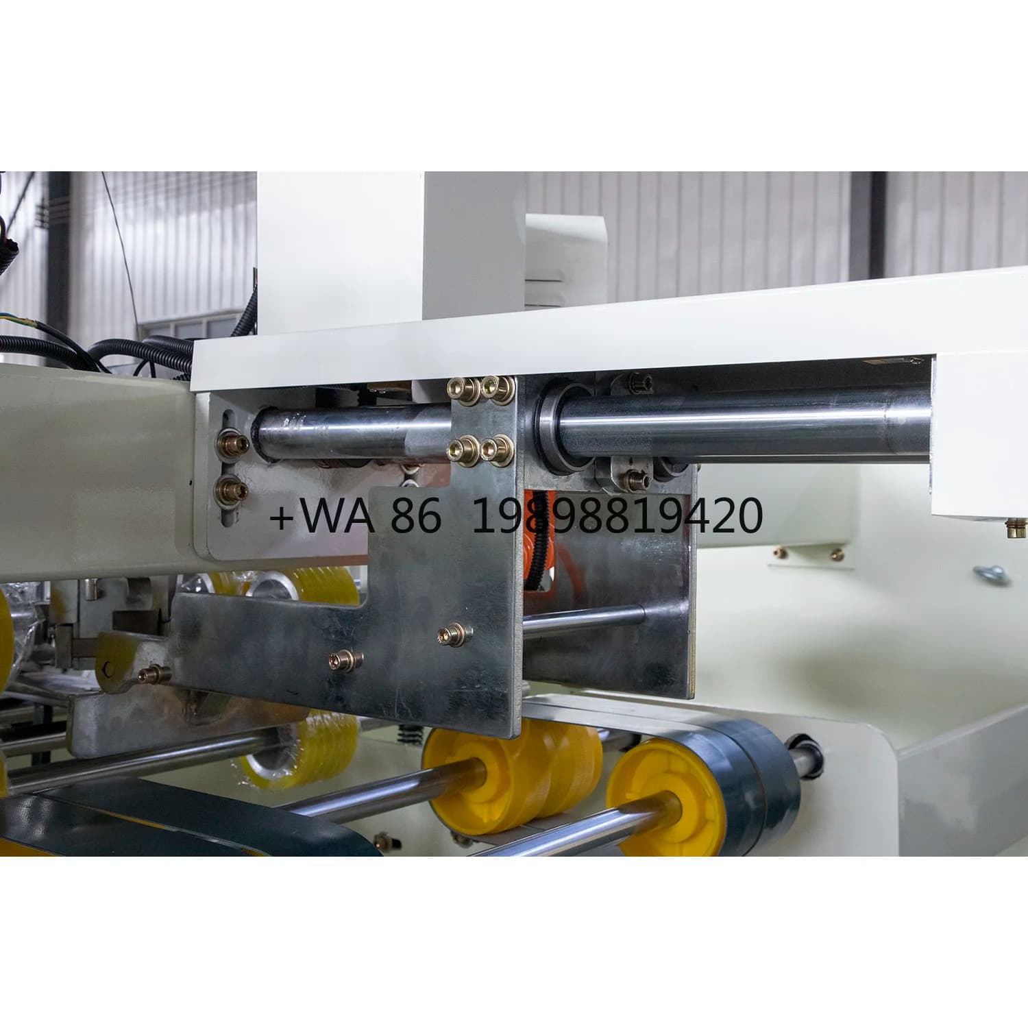 Macchina per cucitrice per scatole di cartone Cucitrice semiautomatica per cartone ondulato per scatole di cartone Cucitura monopezzo