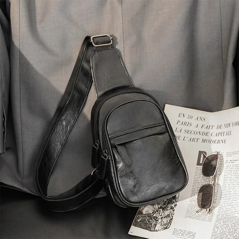 Zaini pettorali da uomo di moda borse a tracolla in pelle PU zaini da viaggio piccoli all'aperto borse a tracolla maschili versatili per uomo