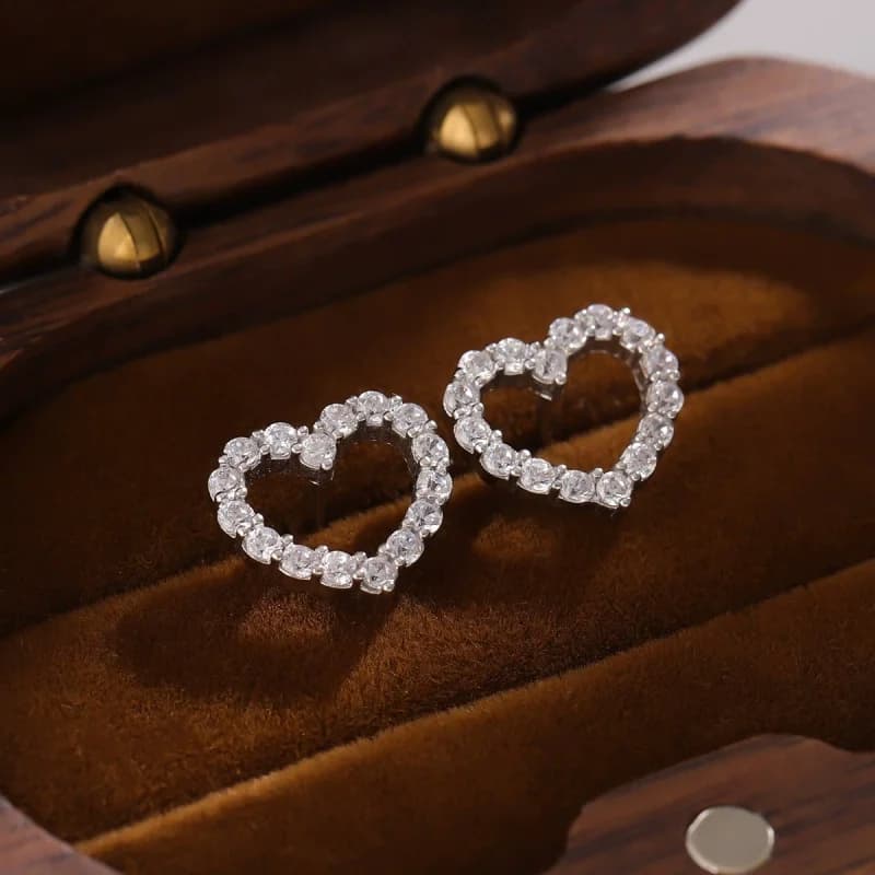 Uini Tail hot selling new 925 sterling silver fashionable hollow heart earrings versatile and simple student girl accessories