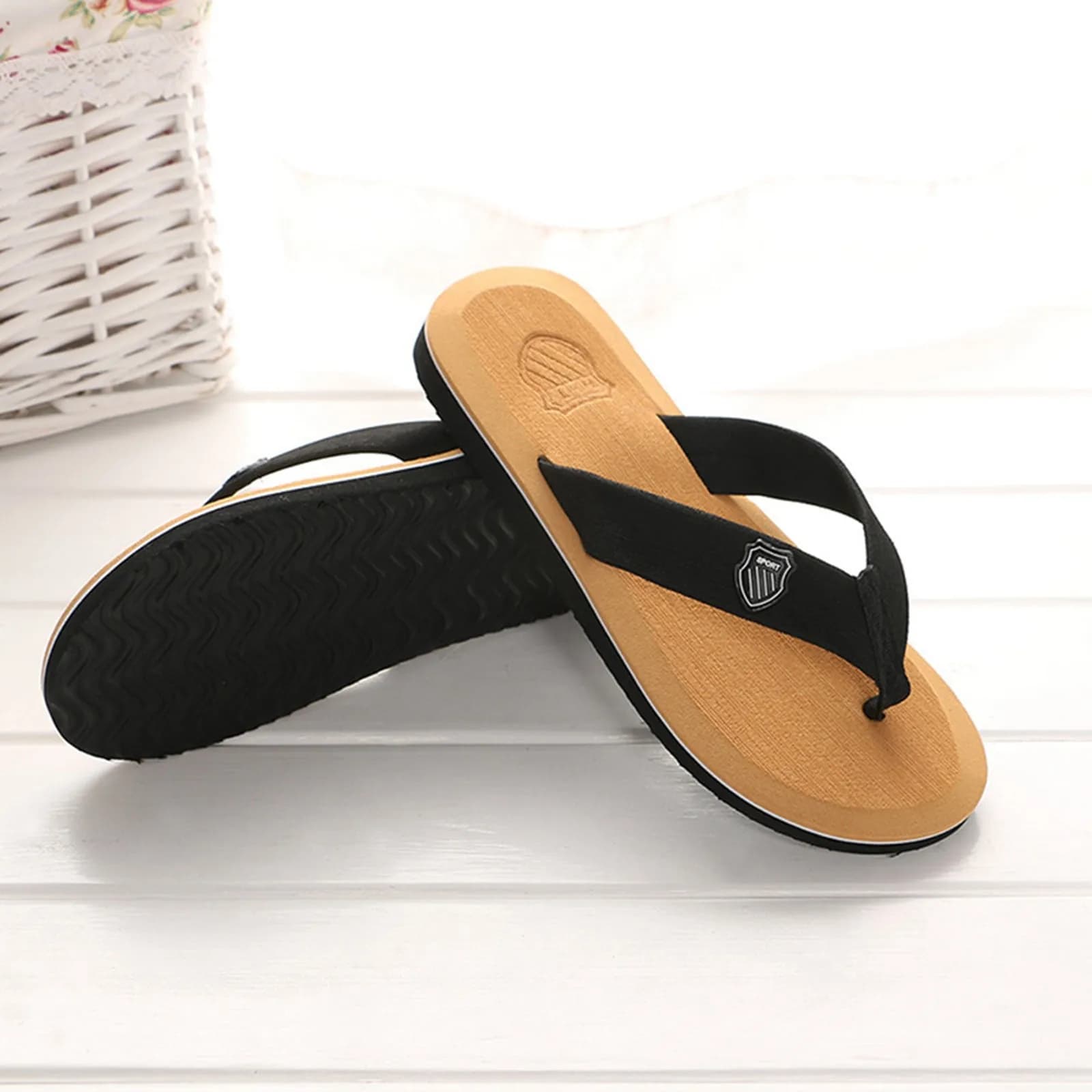 Men's flip-flops Simple men's flip-flops Casual Slippers Lightweight Anti-slip Clips Seaside Vacation Game Comfortable