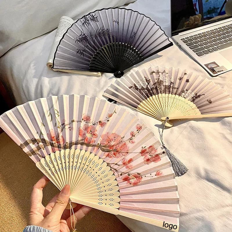Personalized Custom Logo Text, Laser-Engraved Names and Dates, Suitable for Weddings, Banquets, Can Be Used as Birthday or Holiday Gifts, Traditional Bamboo Fan, New Chinese-Style Folding Fan, Ancient Style Fan, Hanfu Photo Prop, Portable, High Aesthetic Value, Dance Folding Fan, Summer