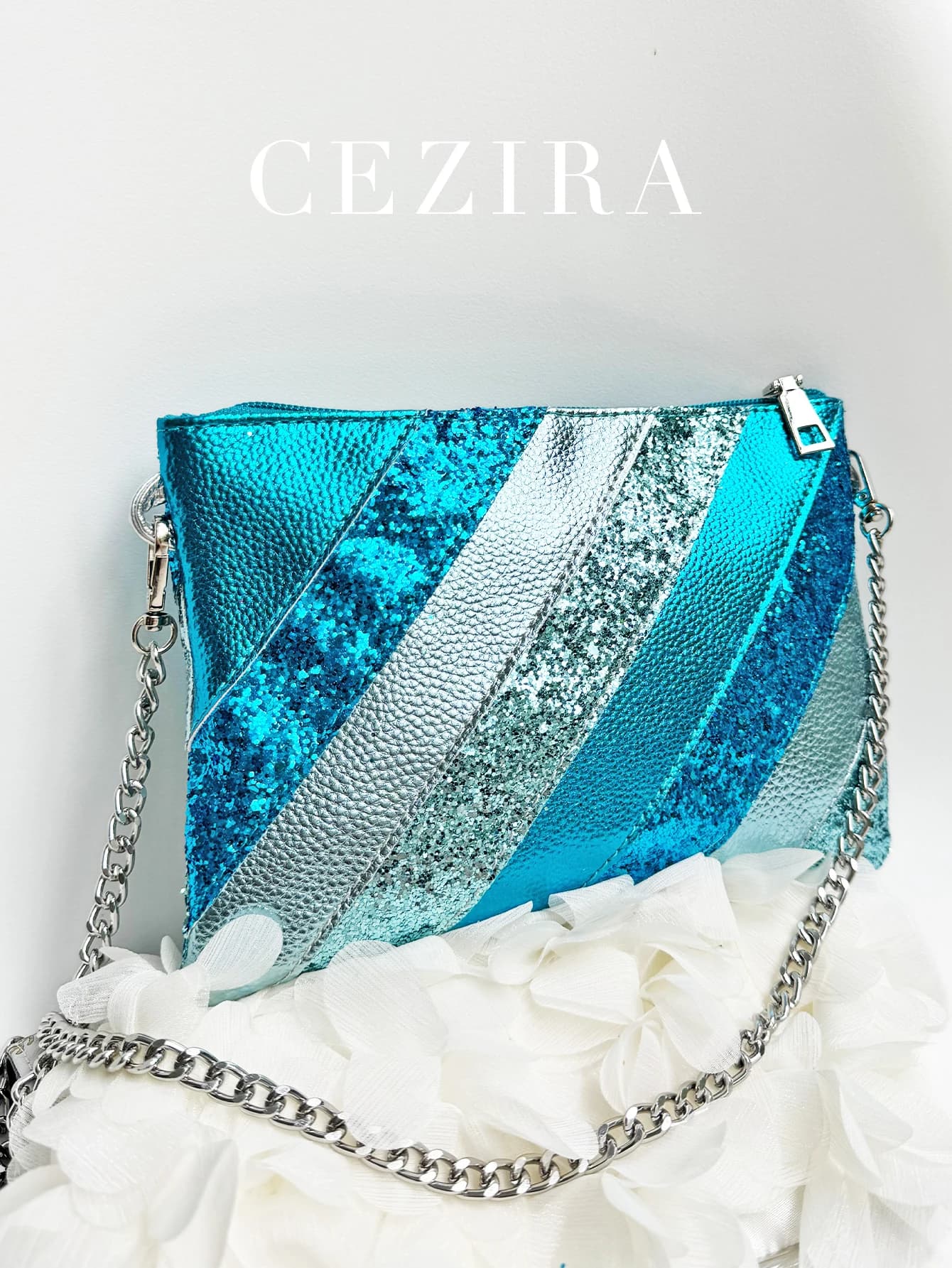 Pochette patchwork in pelle PU metallizzata da donna Y2K di lusso Borsa a tracolla con tracolla a tracolla con catena in metallo con paillettes lucide