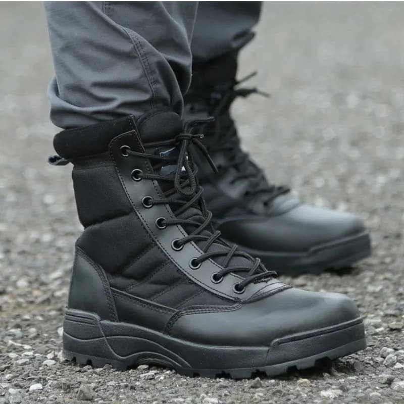 2026 Stivali tattici Scarpe da uomo Stivali da combattimento nel deserto delle forze speciali Stivali da trekking all'aperto Scarpe alla caviglia Scarpe da lavoro da uomo di sicurezza