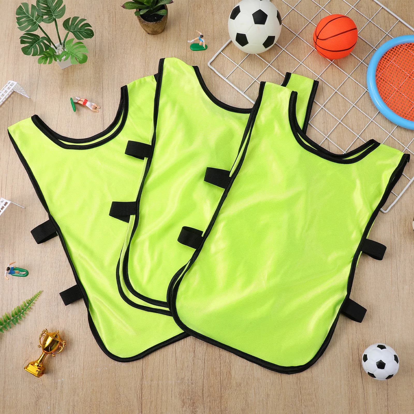 6 blue soccer vests for children, breathable training vests, light sports vest, ideal for sports equipment