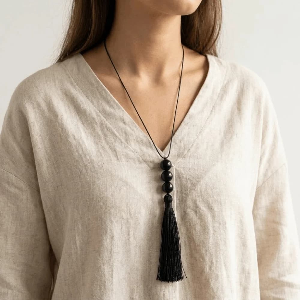 Collana con ciondolo in resina e perline, nera, con cordino lungo e nappa, girocollo regolabile, gioielli da donna, catena per clavicola, per ragazze alla moda
