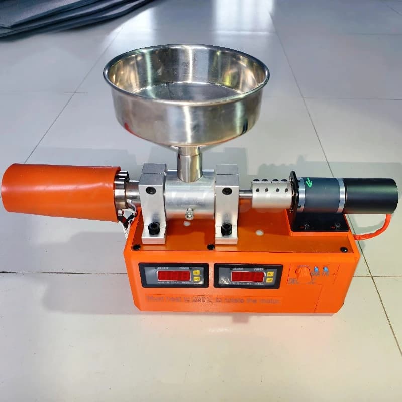 Desktop 3D Printing Filament Extruder Small Single Screw Extruder Waste Recycling for 1.75mm 2.3mm PETG PLA Filament Making