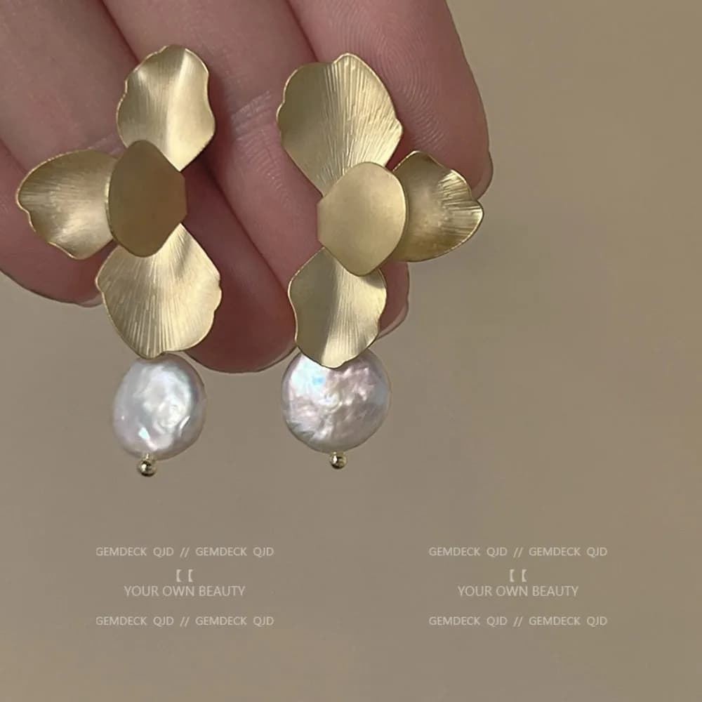 French Vintage Metal Petal Pearl Earrings, Cold Elegant Niche Design High-End Stud & Clip On Ear Jewelry for Women