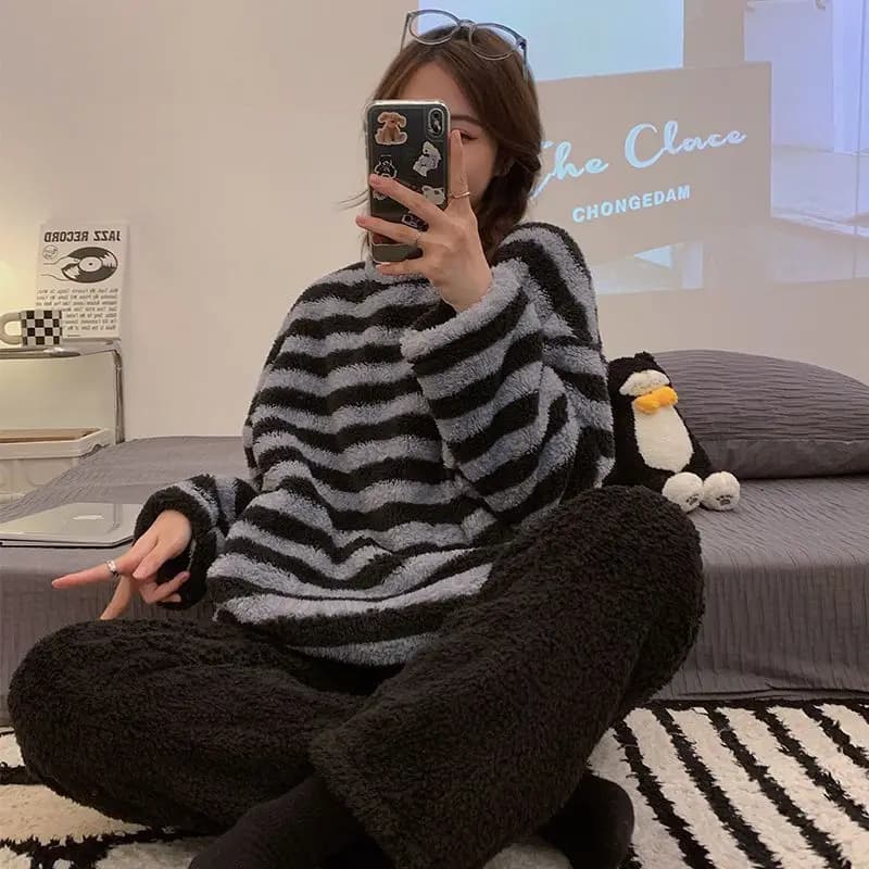2 pcs/set padded warm thickened autumn winter soft pajamas long sleeves woman coral flannel outer striped flannel Homewear