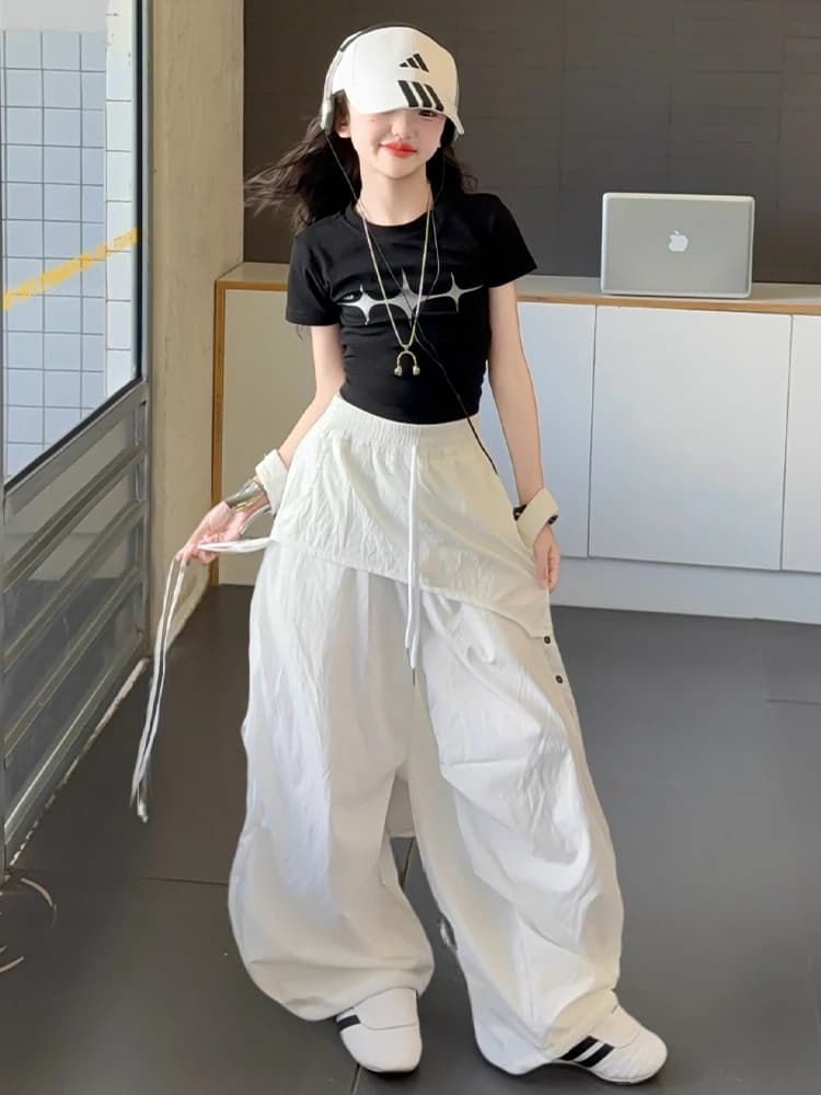 Pantaloni da ragazza Set T-shirt estiva Abiti sottili 2025 nuovi pantaloni ad asciugatura rapida per bambini cool salsa hip-hop Pantaloni casual ragazze culottes