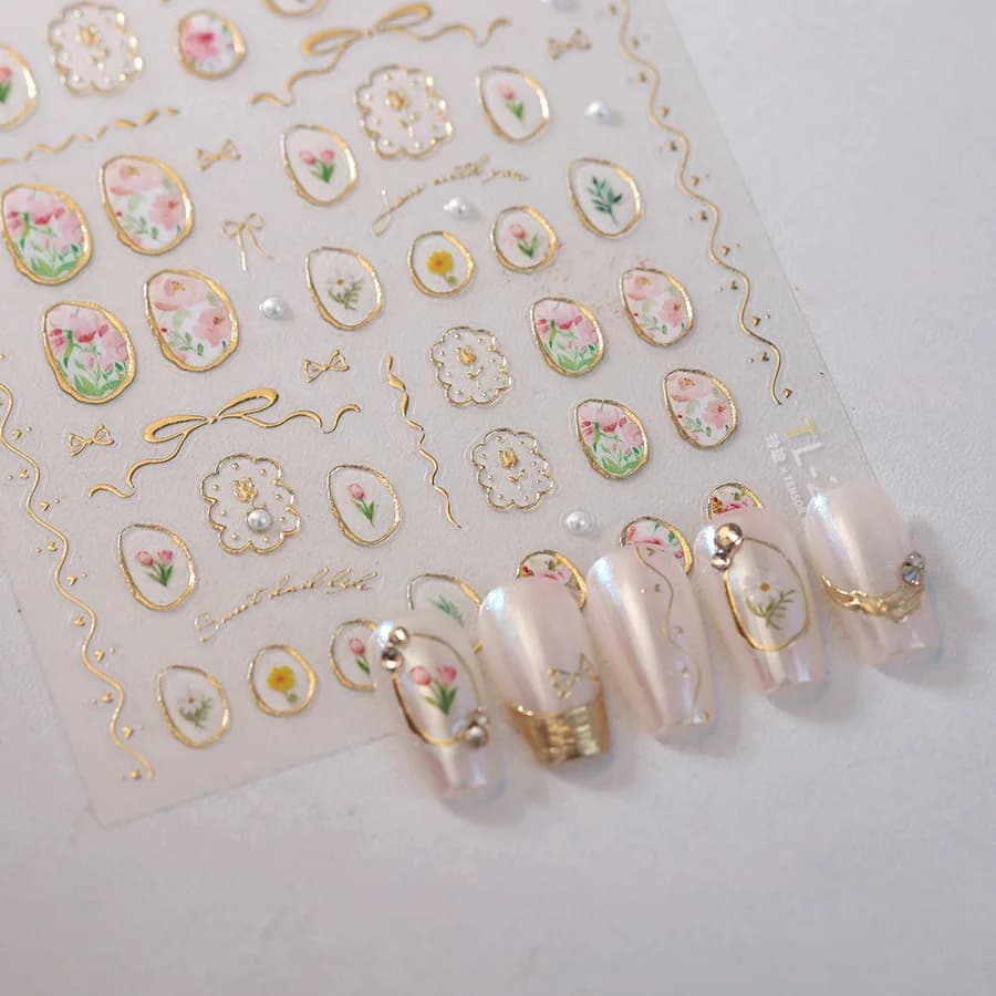 Adesivi per Unghie Floreali di Lusso in Stile Francese, Fiocchi di Perle Delicati, Autoadesivi in Vinile Lucido Premium per Decorazioni da Festa per Donne
