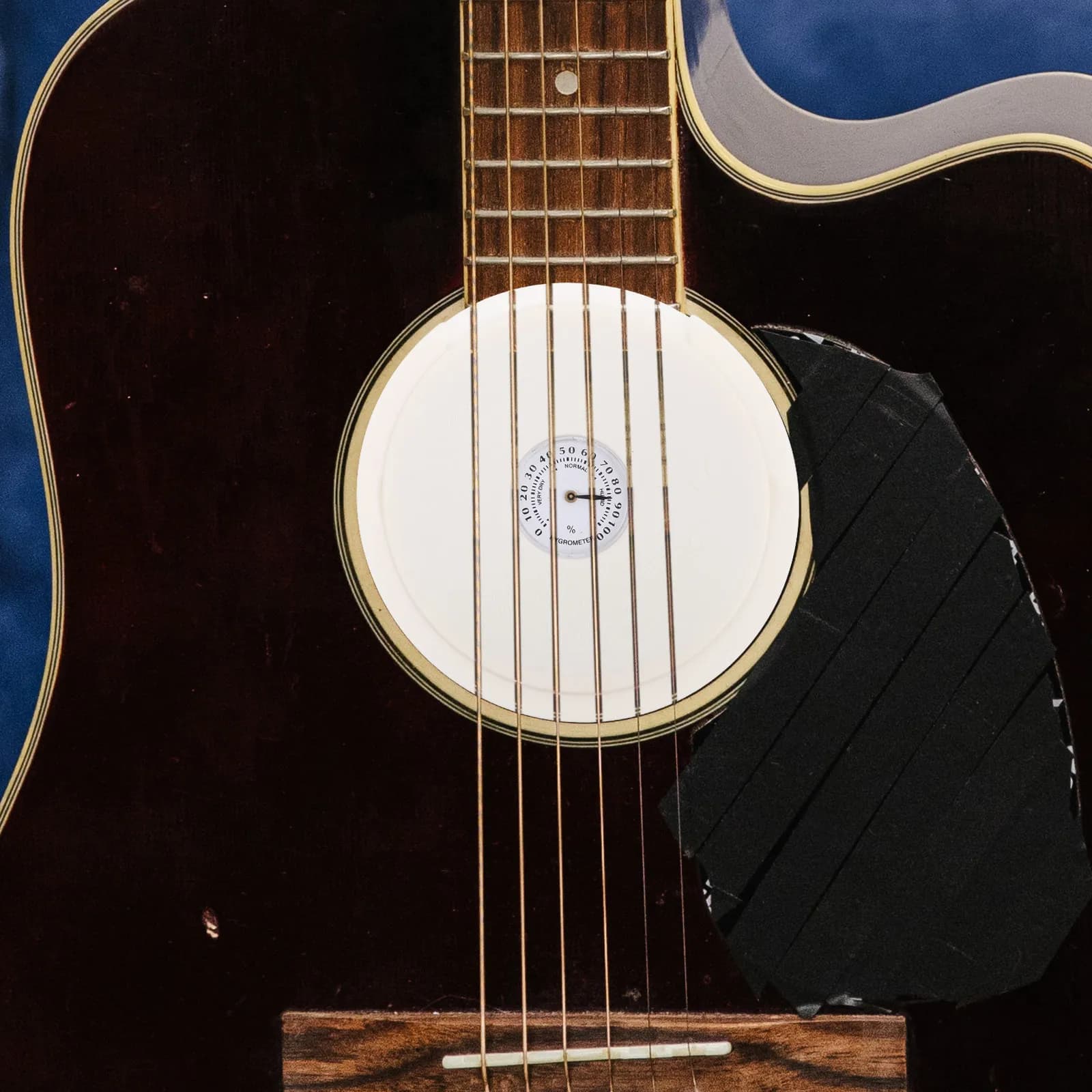 Acoustic Guitar Soundhole Humidifier with Hygrometer Real Time Humidity Tracking Guitar Care Kit Prevent Cracking Warping