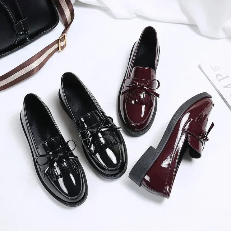 Scarpe da donna Mocassini da donna in pelle verniciata Nappa britannica Scarpe basse femminili casual Bowknot Piccola scarpa in pelle Comode Zapatos