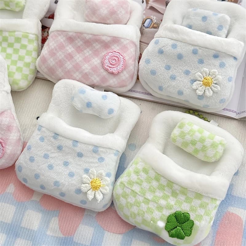 1 pcs with pillow doll sleeping bag key rings clothes for dolls imitation games miniature bedroom bed linen for dolls toys diy