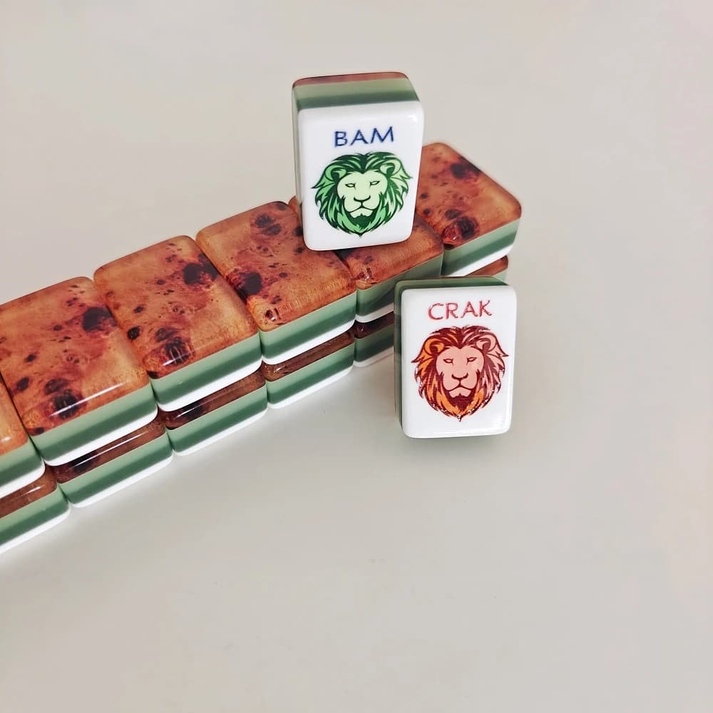 Hot Selling Wood Grain Mahjong Tiles 4-Layer Acrylic Engraved American Mahjong Set Luxury Travel Mah Jongg Sets Board Games Gift