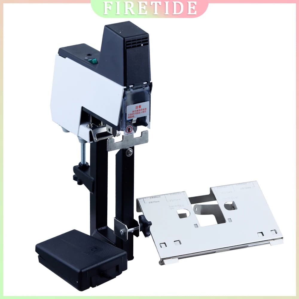 Cucitrice elettrica per equitazione con interruttore a pedale per l'alimentazione delle unghie e macchina utensile per rilegatura con cucitrice piatta