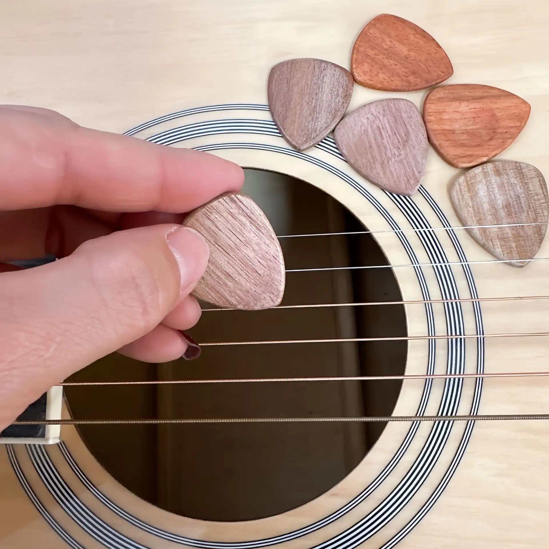 6 plettri per chitarra in legno di acacia, plettri antiscivolo, plettri in legno massello, accessori universali per strumenti musicali