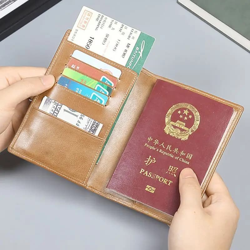 Custodia protettiva per porta passaporto per documenti multifunzionale Porta carte per passaporto in pelle PU Porta carte da viaggio