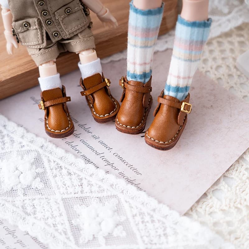 Scarpe da bambola Blythe stivali con bottoni da giorno ob22 ob24 scarpe fatte a mano in pelle di vacchetta piccolo panno UFDOLL mini corpo 2.8 * 1.8 scarpe da bambola di dimensioni