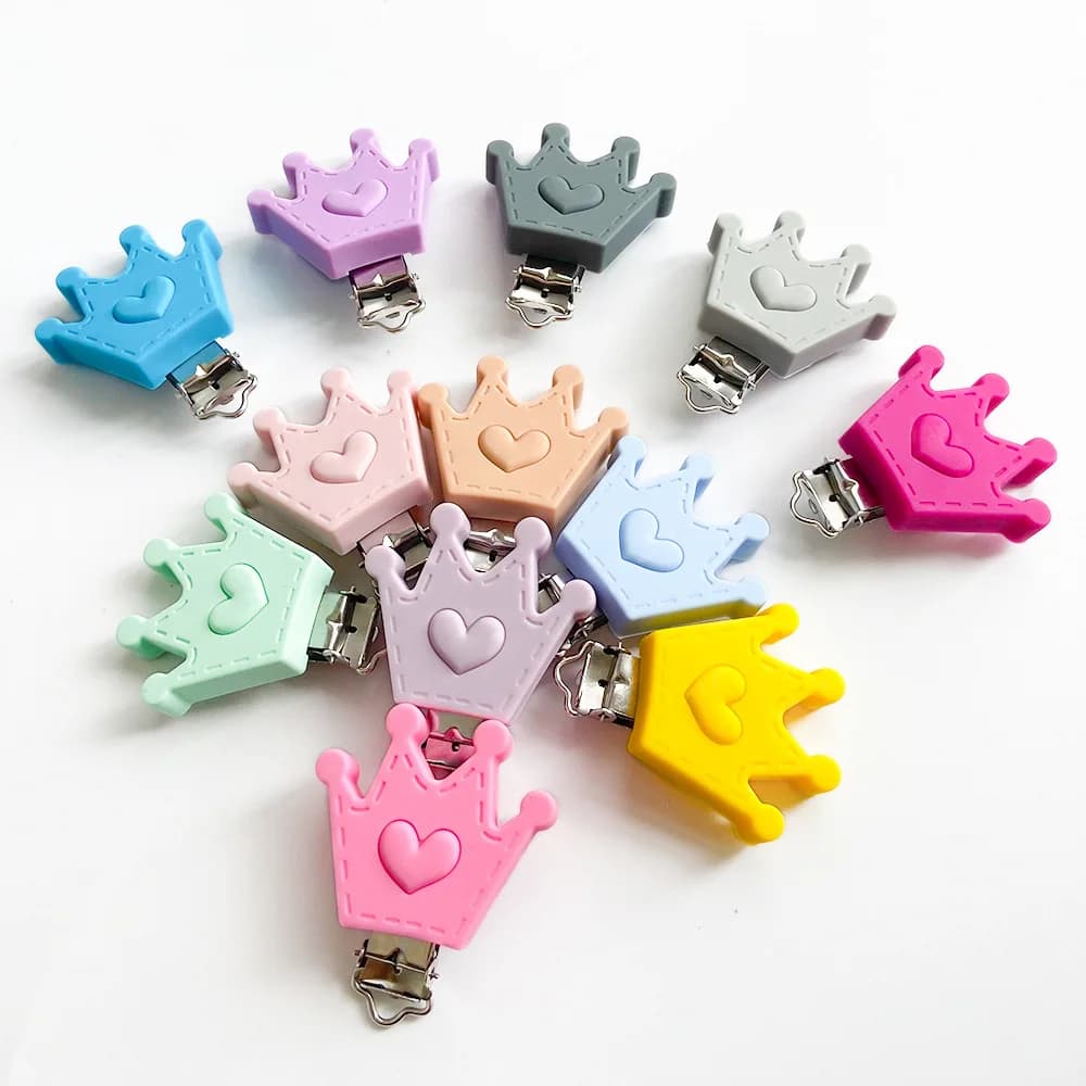 10 pz Silicone Cuore Ciuccio Clip FAI DA TE Dentizione Del Bambino Massaggiagengive Collana Bead Strumento Infermieri Regalo Tettarelle Da Biberon Catena Accessori