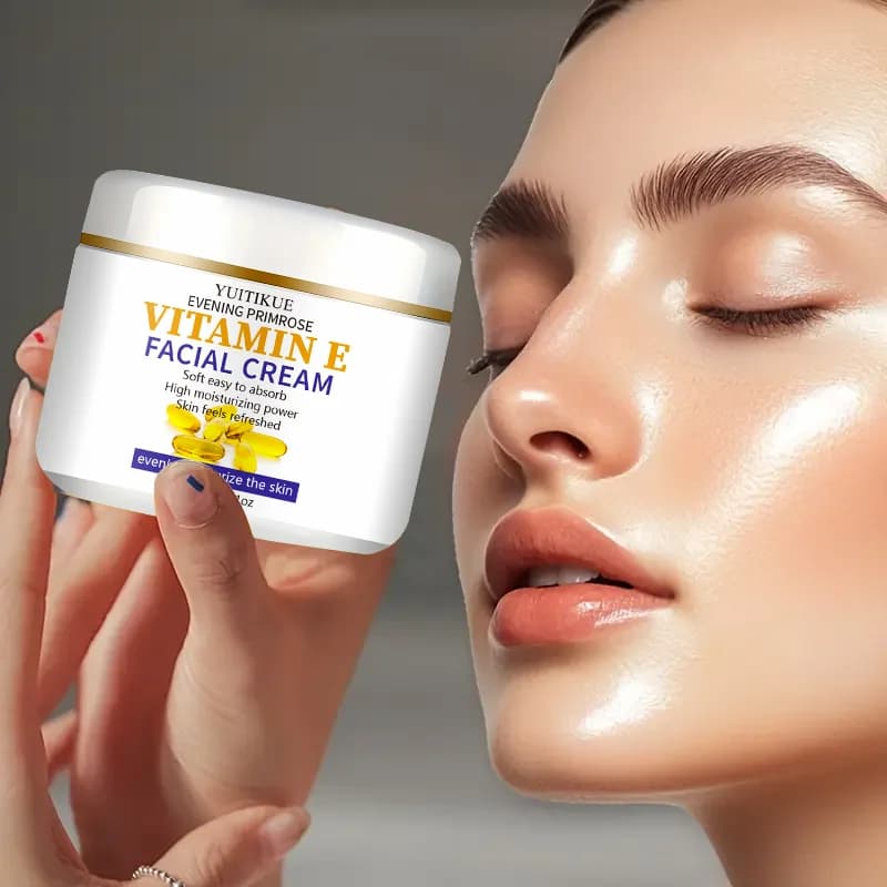 Crema viso alla vitamina E Crema viso rassodante e idratante Texture liscia e facilmente assorbibile rende la sensazione della pelle rinfrescante