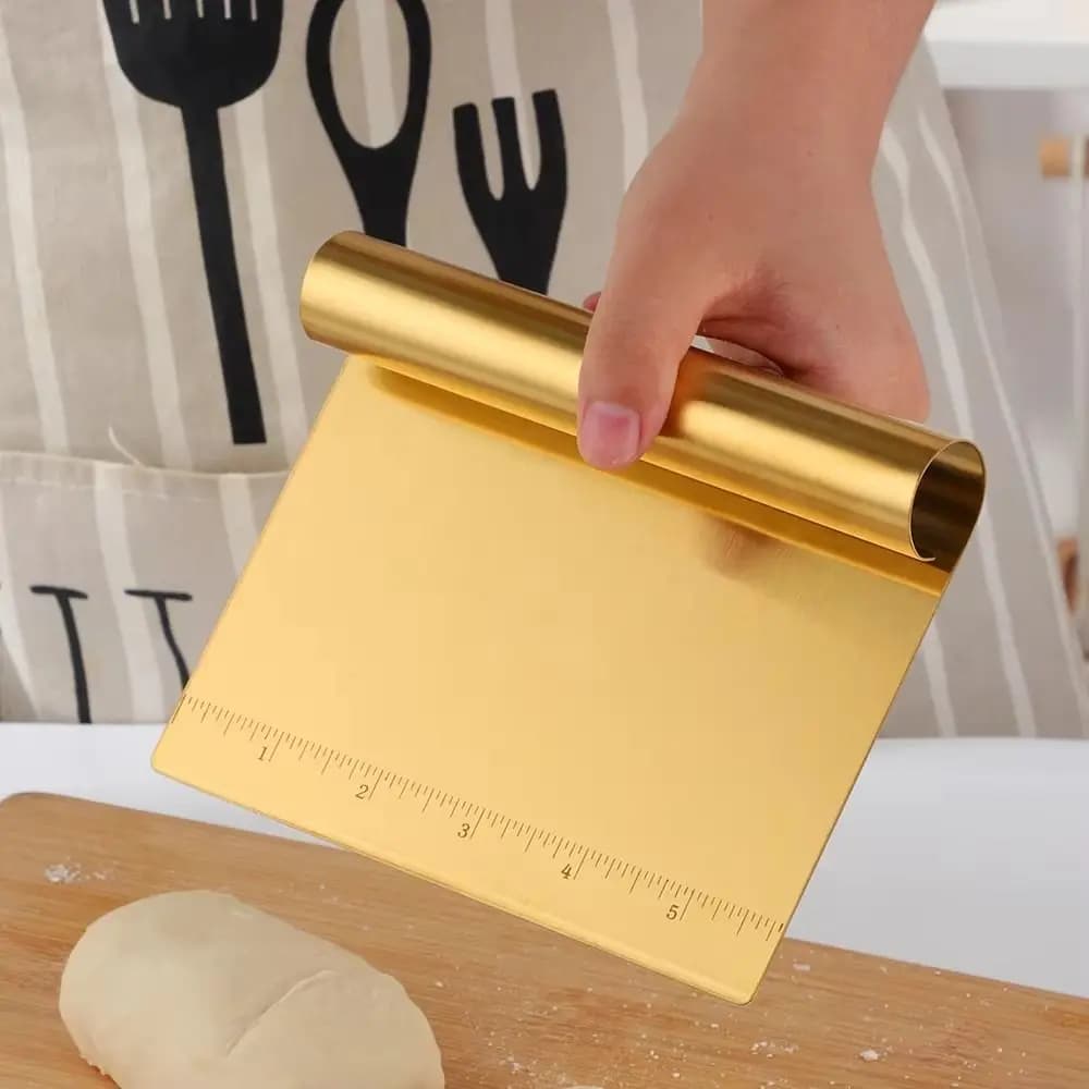 Misure in scala per taglierina per pasta da pasticceria in acciaio inossidabile Manico ergonomico Raschietto per pizza Impugnatura comoda Funzionamento manuale