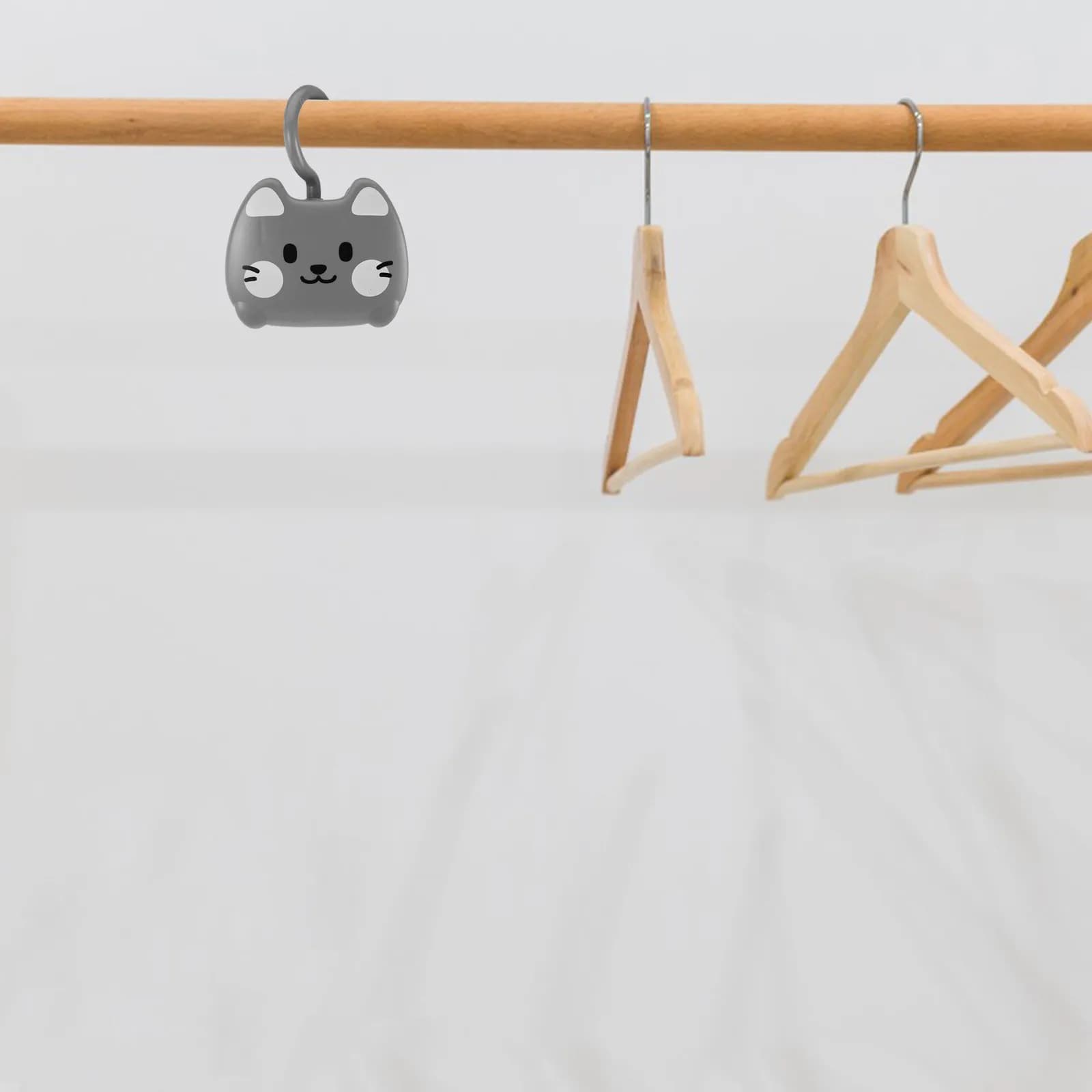 Adorable Cartoon Cat Hooks Plastic Clothes Hanger Clips with Strong Grip for Hanging Pants Towels Travel Laundry Home
