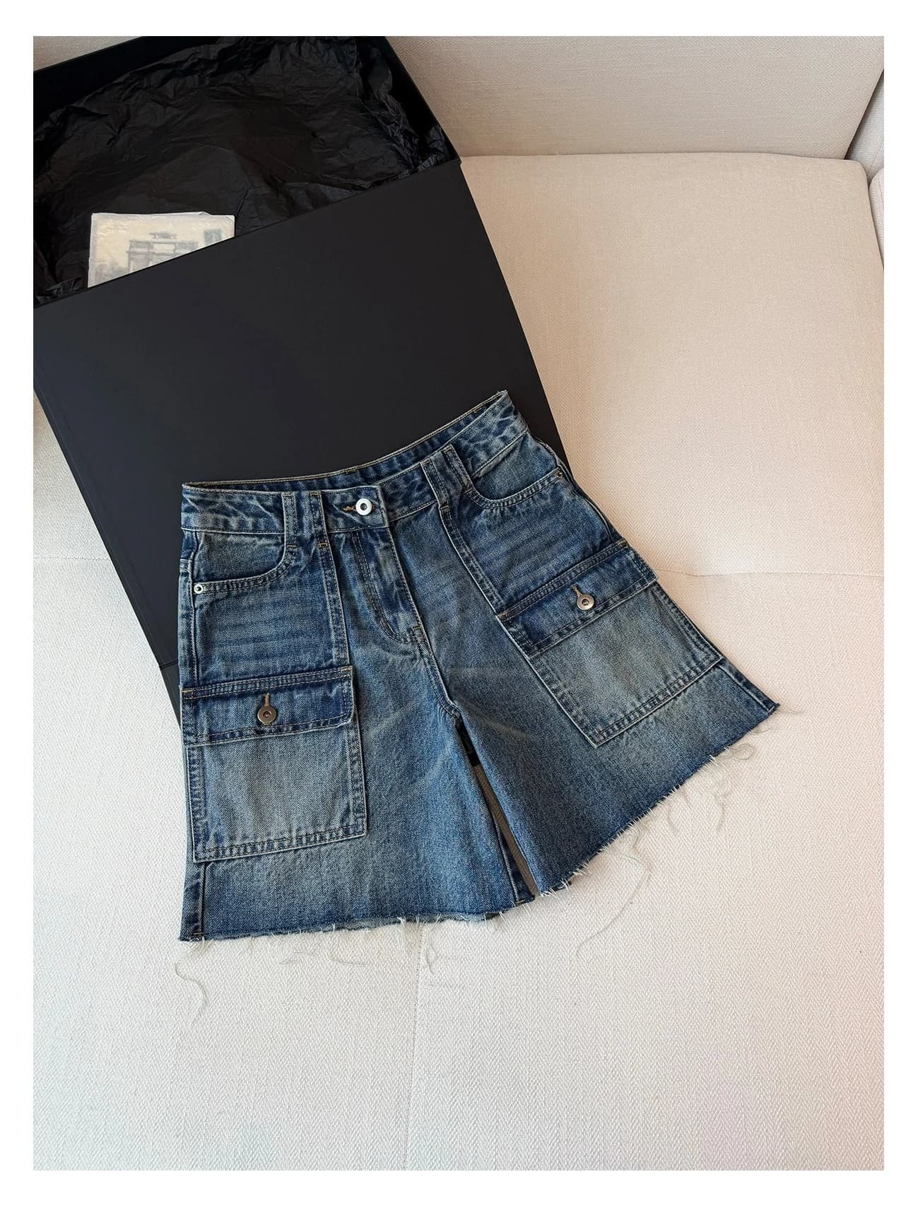 Loose Fit Boy's Denim Shorts with Pockets Spring Summer Casual Wear Five Inches Long Natural Waist Button Closure Jeans Shorts